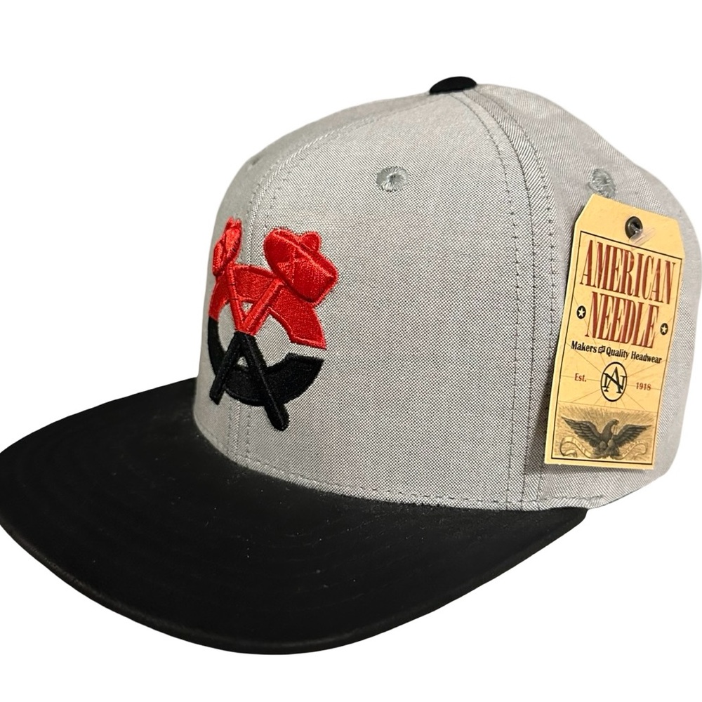 Chicago Blackhawks Vintage AMERICAN NEEDLE StrapBack Cap - OSFM